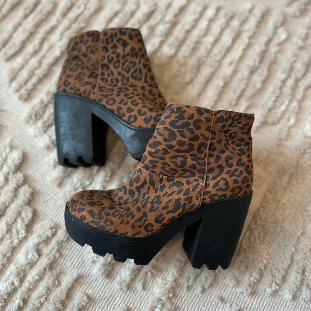 Aldo Brown Leopard Print Ankle Boots
